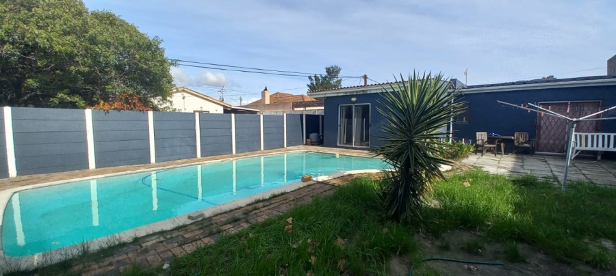3 Bedroom Property for Sale in Wetton Western Cape